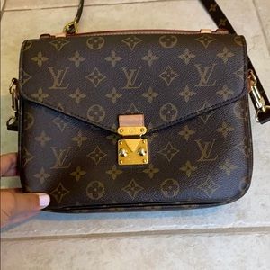 Louis Vuitton Pochette Métis